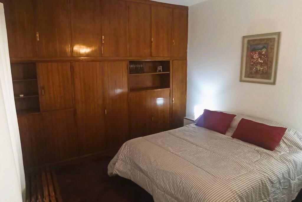 Departamento Sobre Av Pellegrini Apartment Rosario