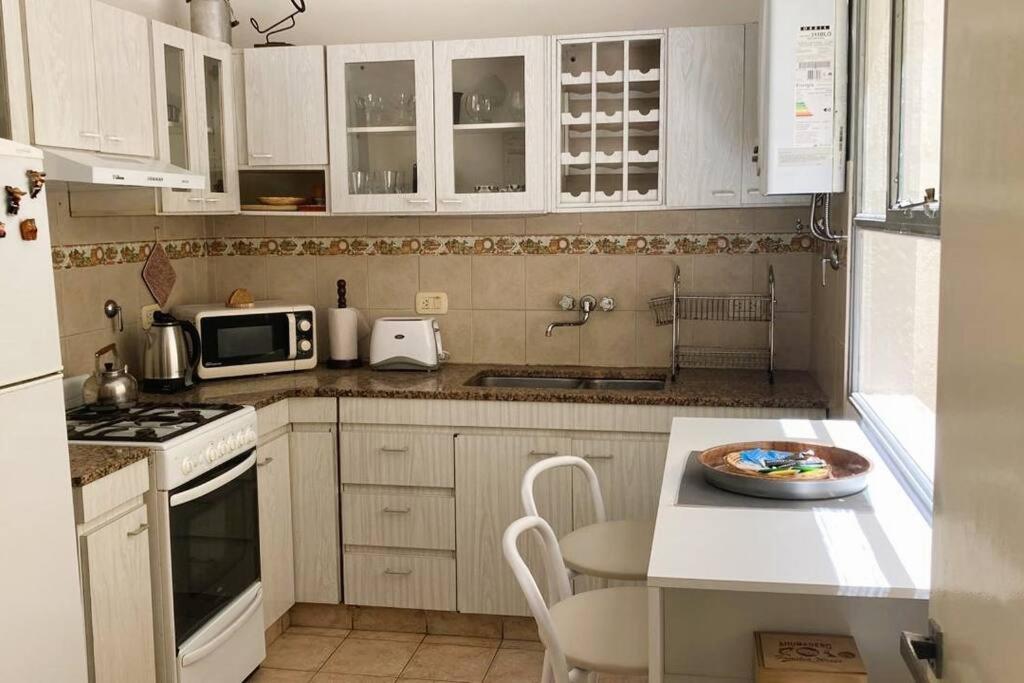 Departamento Sobre Av Pellegrini Apartment Rosario